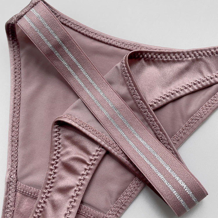 Fashionable thong pants